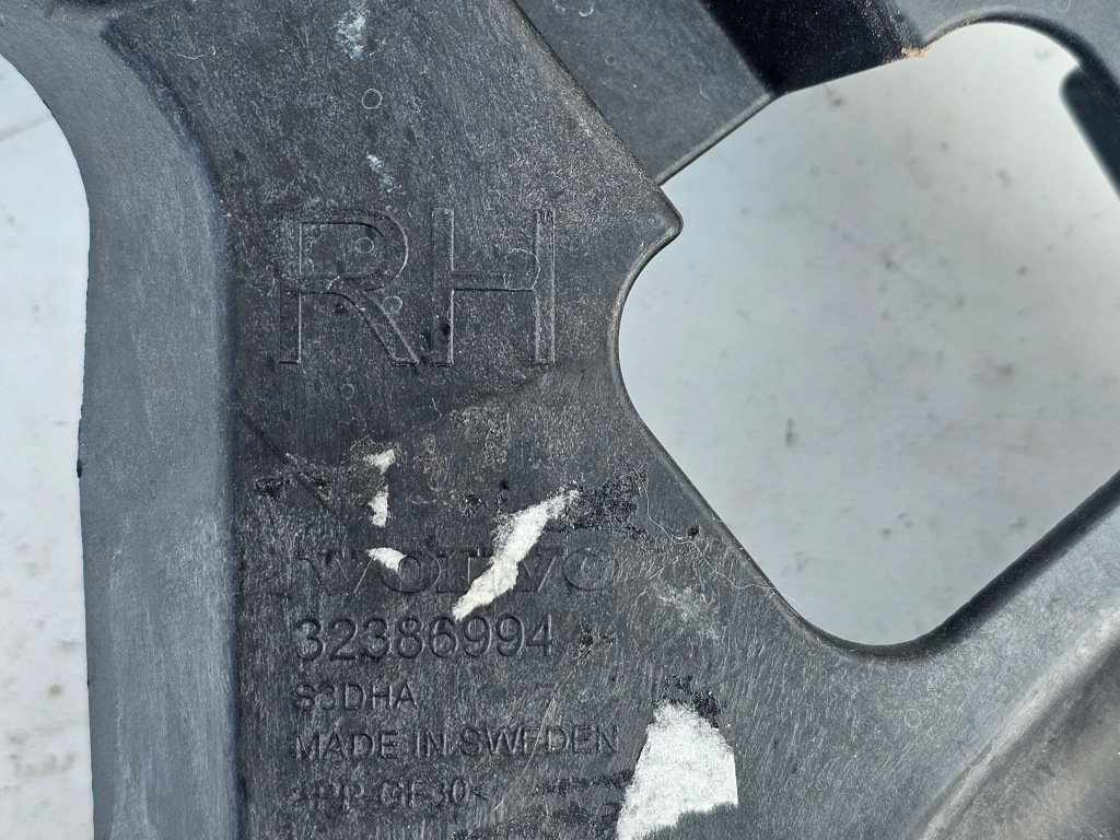 Купить Направляющая кронштейн бампера левый правый volvo xc40 c40 17 - задний задняя