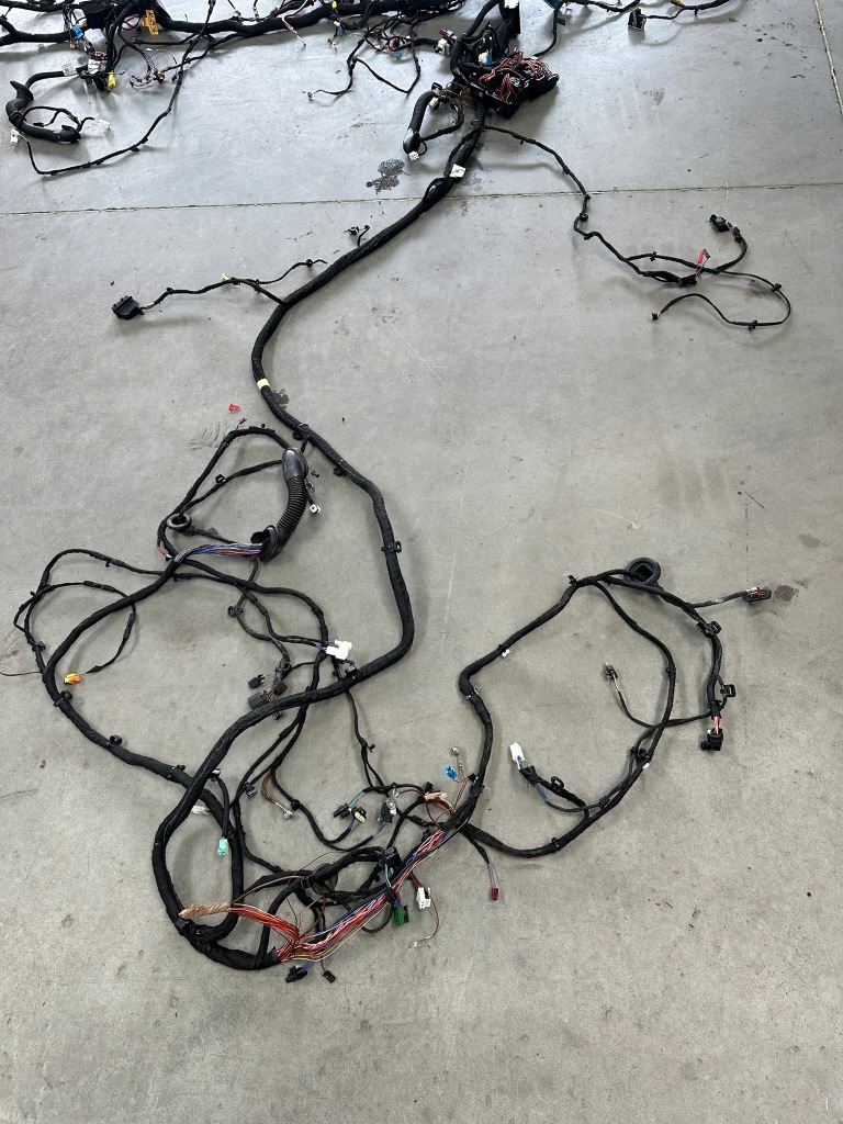 Електропроводка автомобіля, джгут автомобіля mercedes eqa w243, h243 eqa300 4matic Недорого