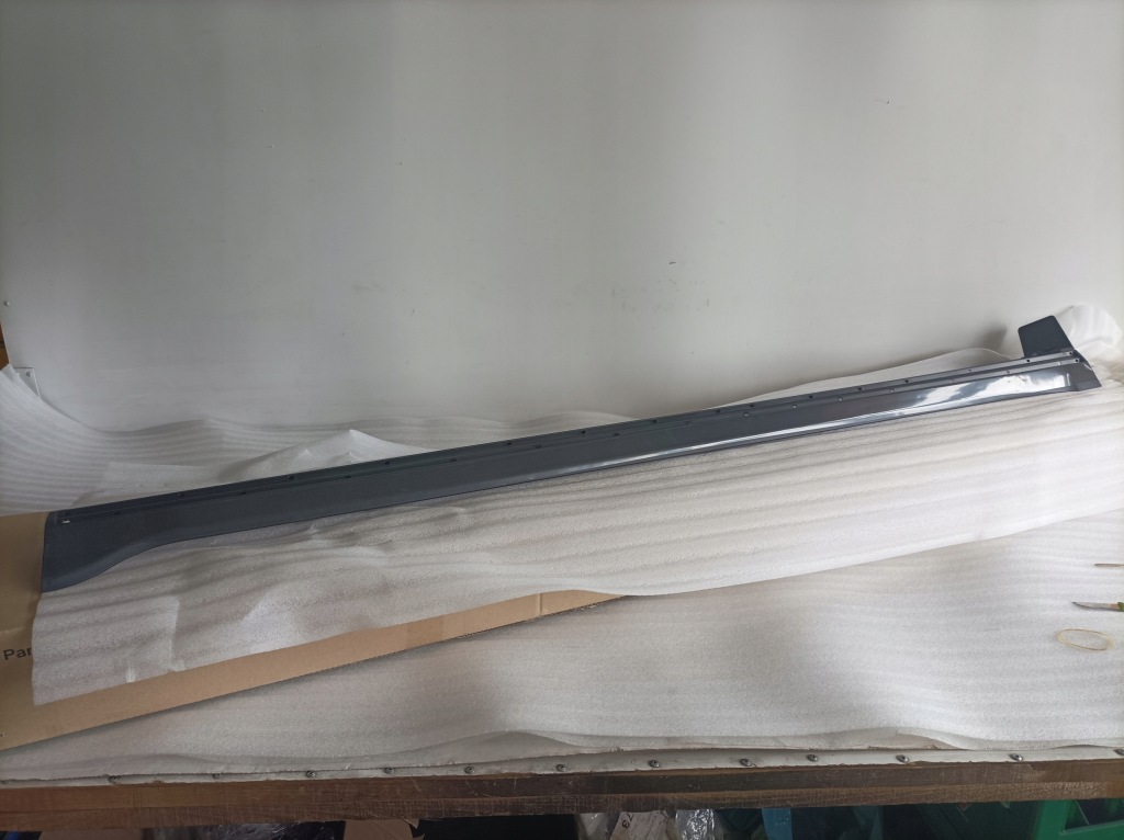 фото №1, Kia sorento iv 2020- молдинг порог порог правая