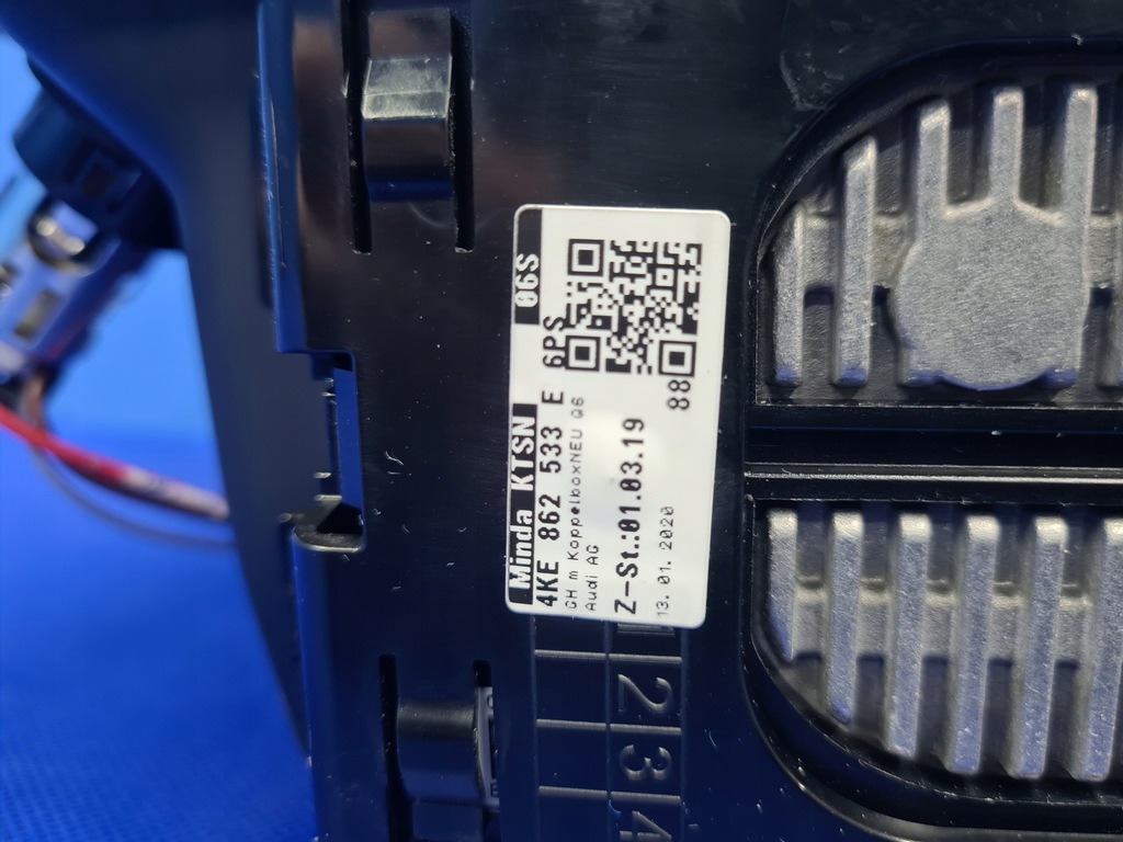 фото №9, Audi e-tron q8 вкладиш тунель середнього зарядний пристрій індукційна 4ke862533e