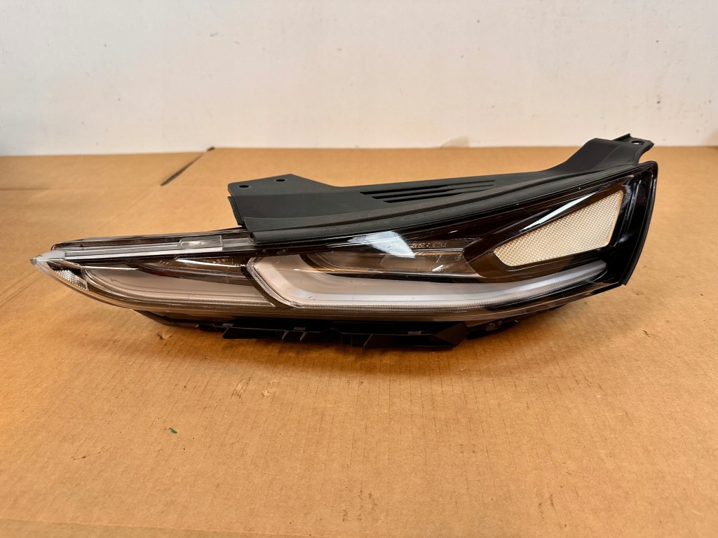 фото №1, Hyundai santa fe iv 4 лампа led передняя левая перед 92207-s1000