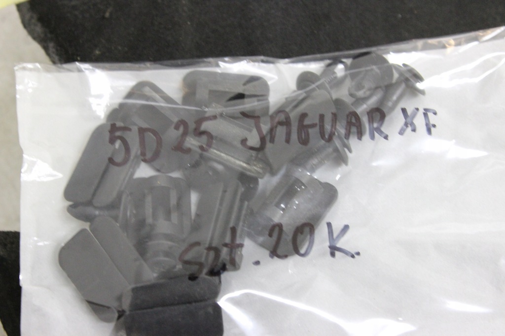 фото №11, Шумоизоляция капот + клипсы jaguar xf sedan 2010