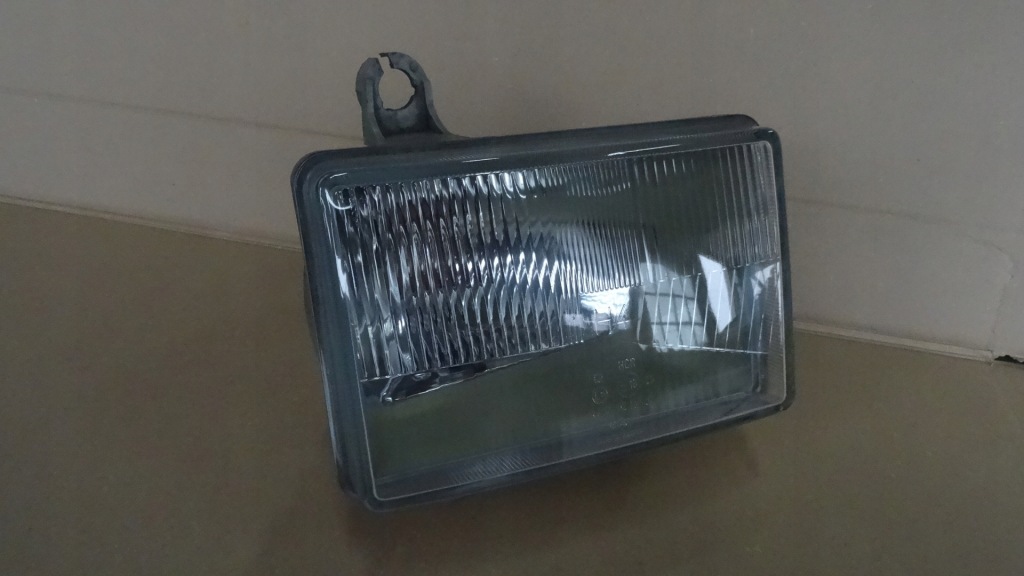 фото №3, Wartburg фара правый перед h4