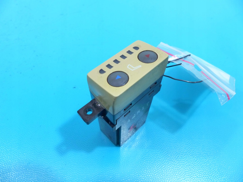 фото №1, Переключатель подогрев сиденье honda legend iv