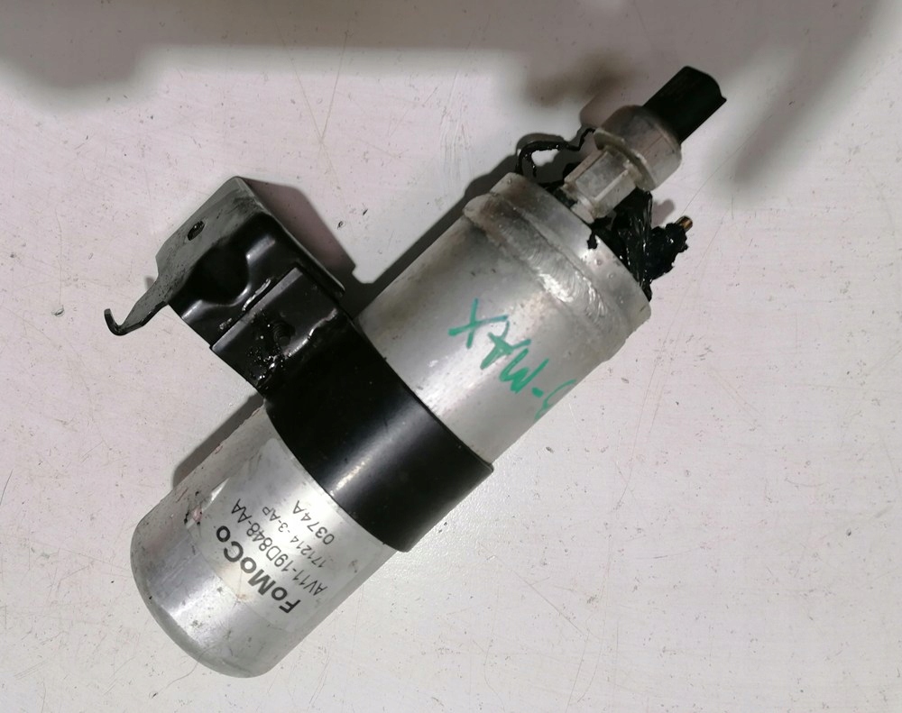 фото №1, Ford b-max i 14r - осушитель кондиционера av1119d848aa