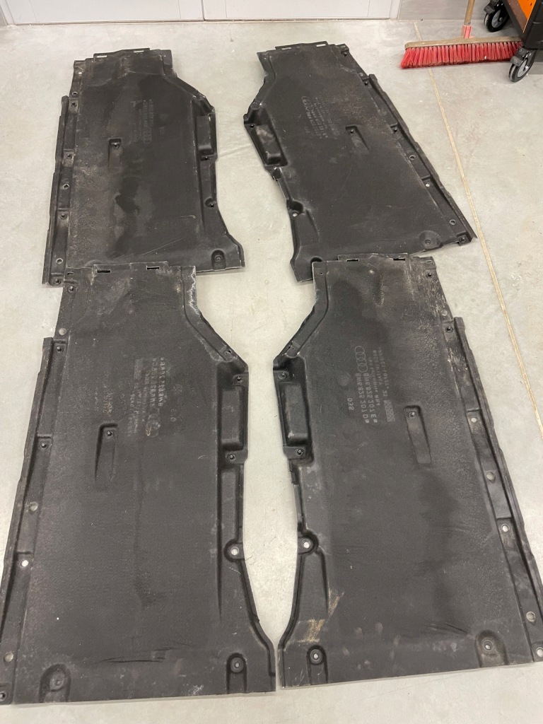 Купить Накладка плита подвеска левая правая a5 8w оригинал