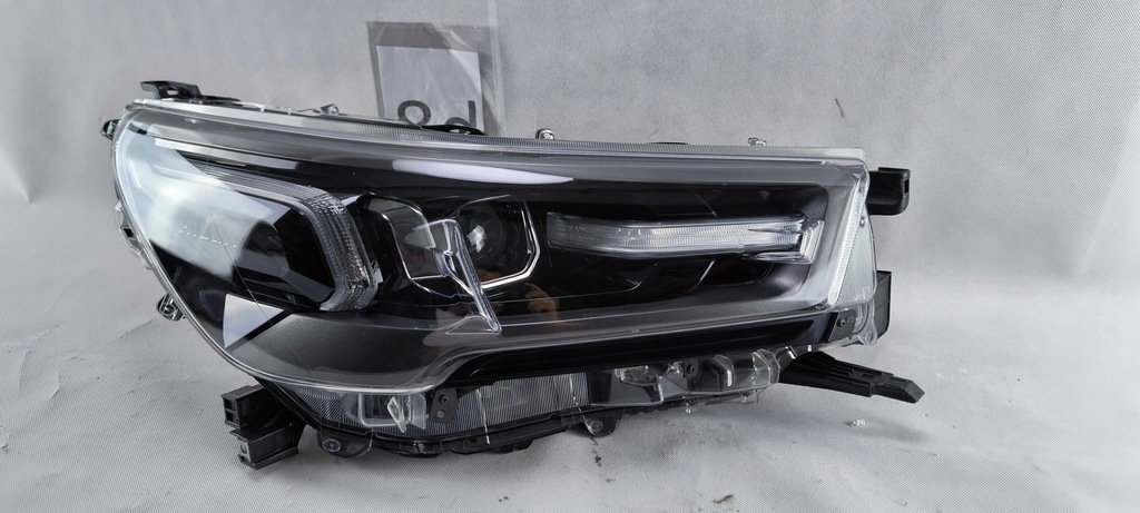 фото №1, Toyota hilux viii full led правий фара лампа 81110-yp1z1