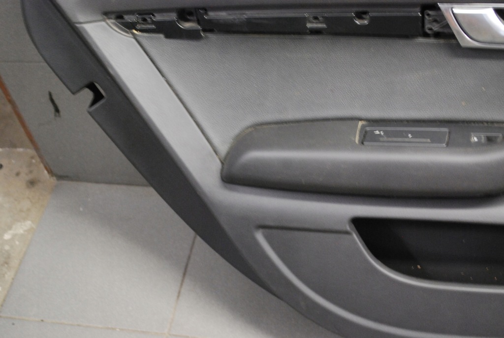 фото №4, Обшивка обшивки шторки крючки audi a6 c6 avant