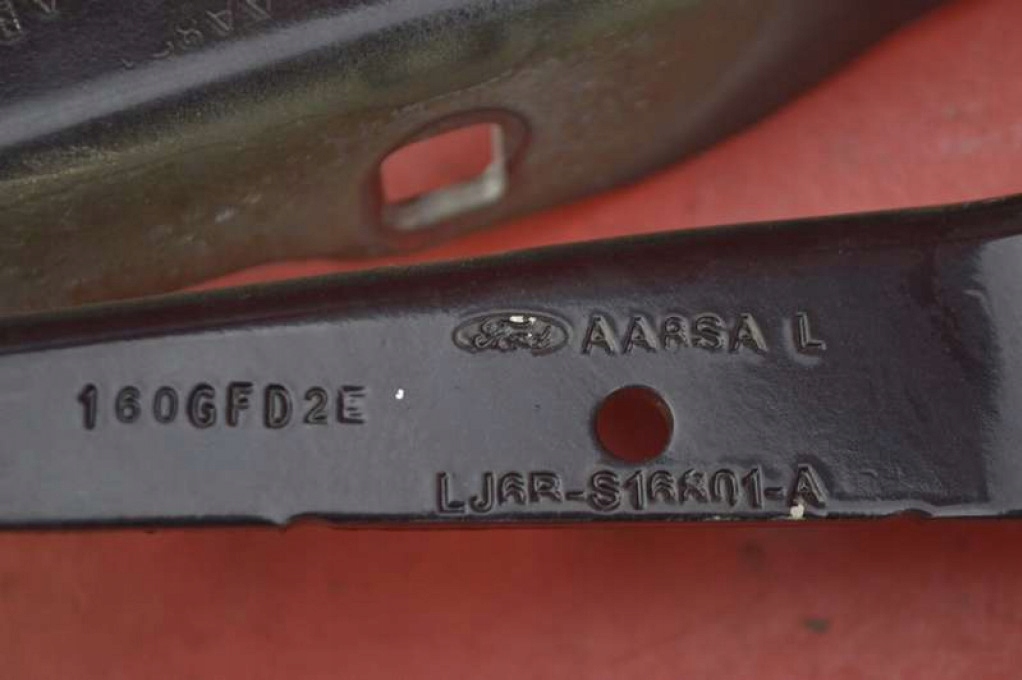 фото №7, Петля петли капот lj6b-s16800-a ford kuga 3 iii mk3 19-21