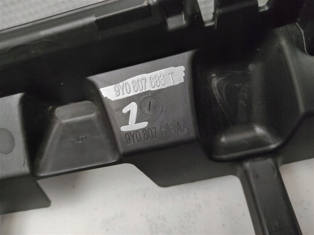 Решітка w бампер porsche cayenne 3 9y 9y0807683t Зі Шроту