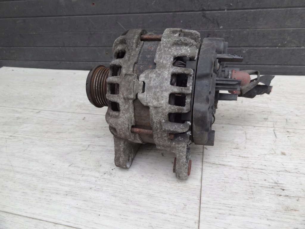 фото №1, Dacia dokker 2015 1,5 dci генератор 231005933r оригинал