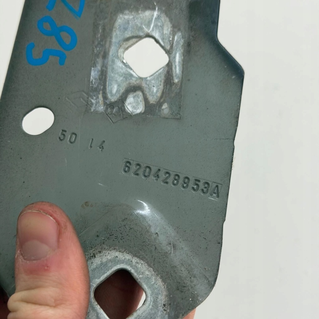 Купити Кронштейн кронштейн кронштейн крила правий перед renault captur оригінальний номер 620428853a