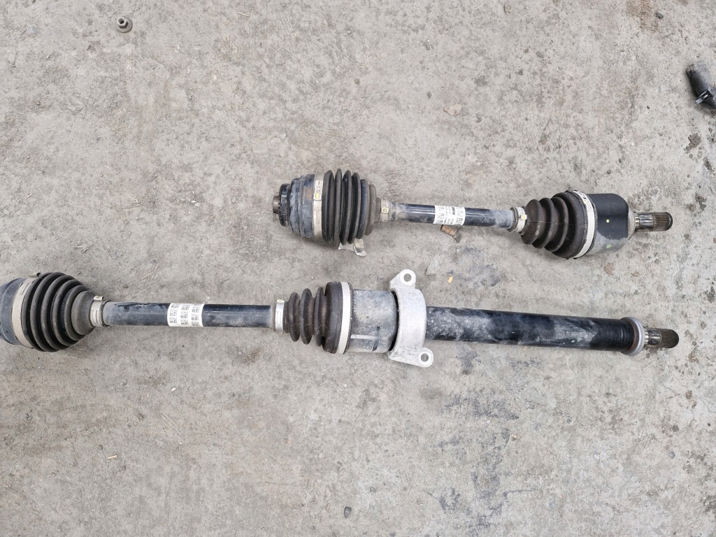 Купити Привідний вал ліва bmw mini cooper 1.5 d f56 8643361-10 стан b`.dobry