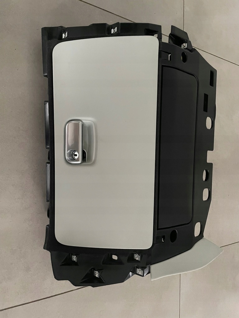 фото №1, Бардачок пассажира porsche macan