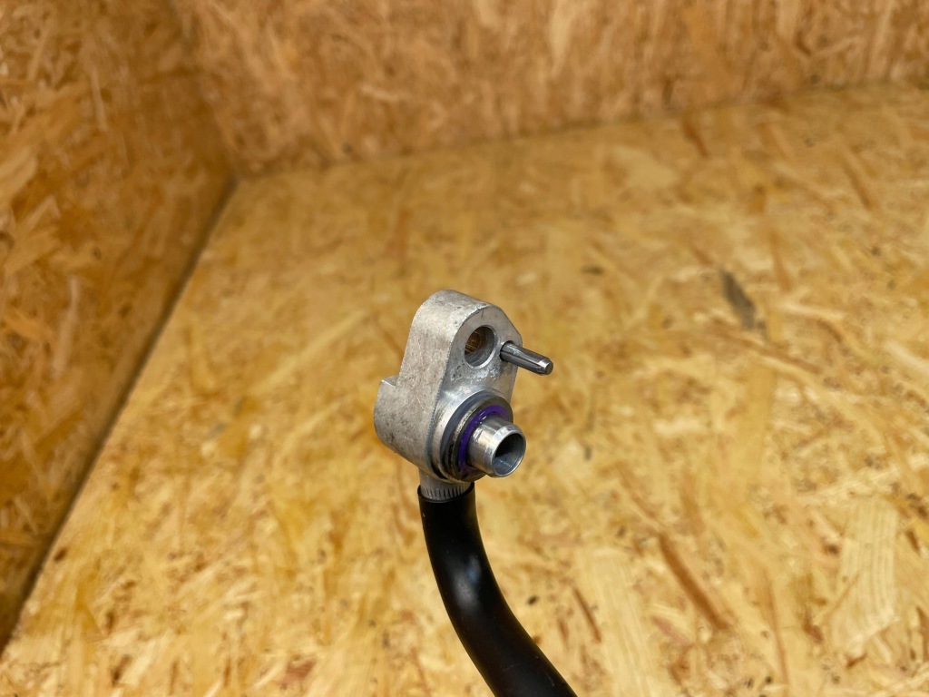 Пабтрубок  трубка шланг кондиционера bmw f39 f40 f45 f46 f48 9869633 в Украине