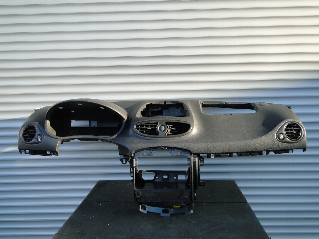 фото №1, Renault clio iii приборная панель приборная приборная панель консоль