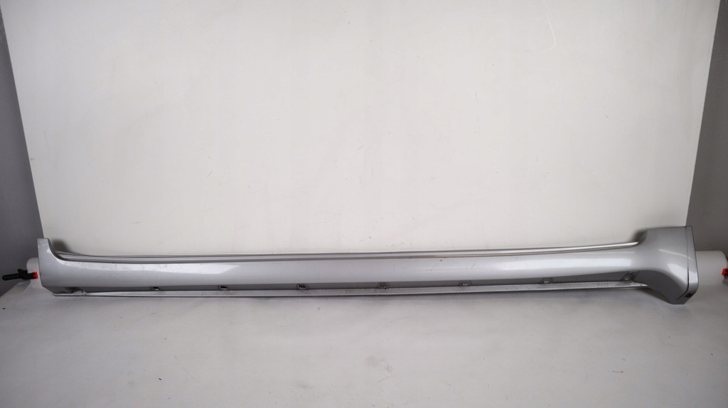 фото №1, Toyota land cruiser 200 молдинг поріг права 1f7