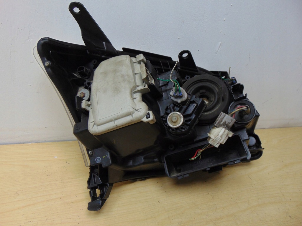 фото №12, Лампа левая перед toyota avensis t25 europa