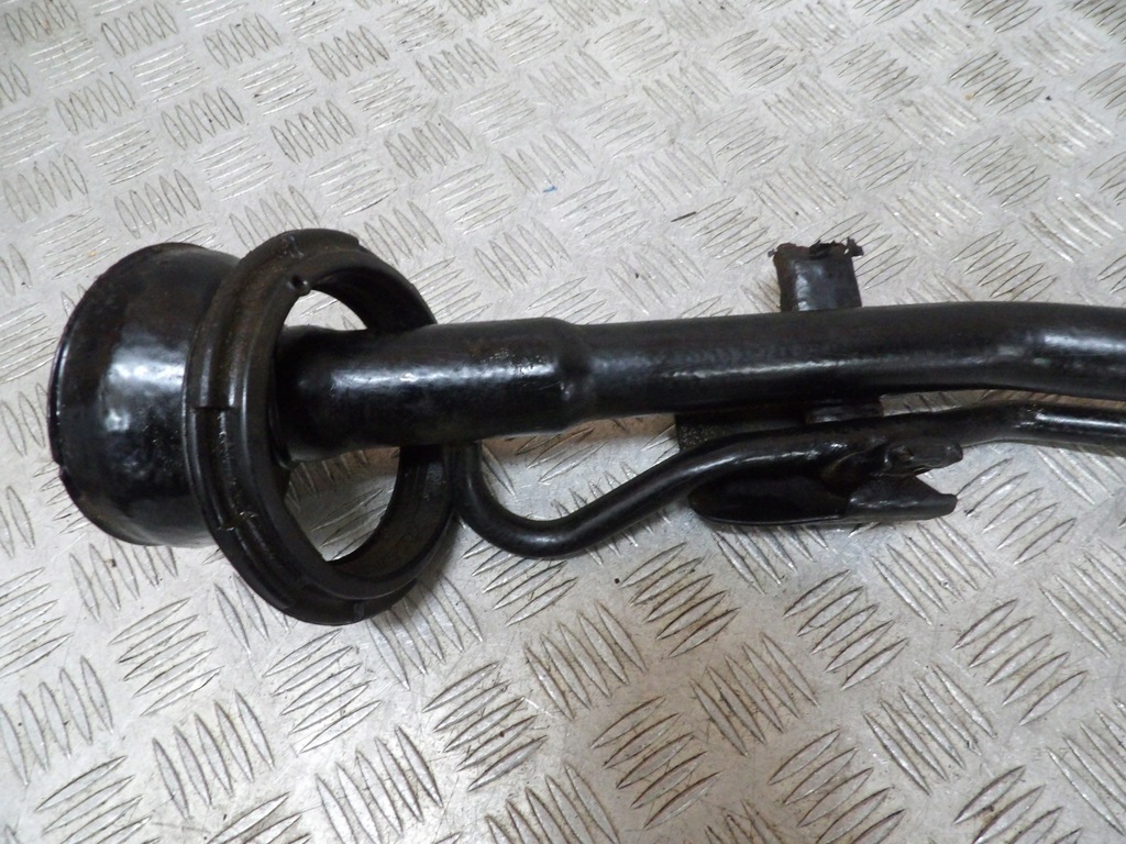 фото №2, Nissan navara d40 2,5 dci заливная горловина топлива труба