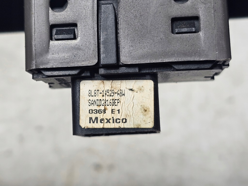 фото №16, Mercury mariner 06-10 панель управление окон левый правый задняя 8l8478274b09 usa