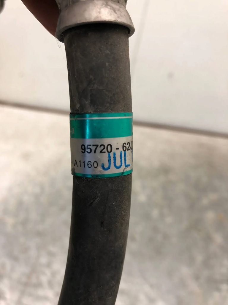 фото №5, Шланг кондиціонера suzuki swift mk6 95720-62j00