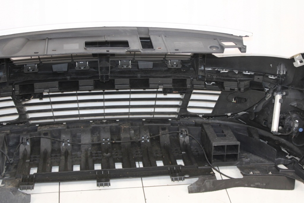 фото №12, Renault scenic iii 09r- бампер перед передній омивачі pdc ted69