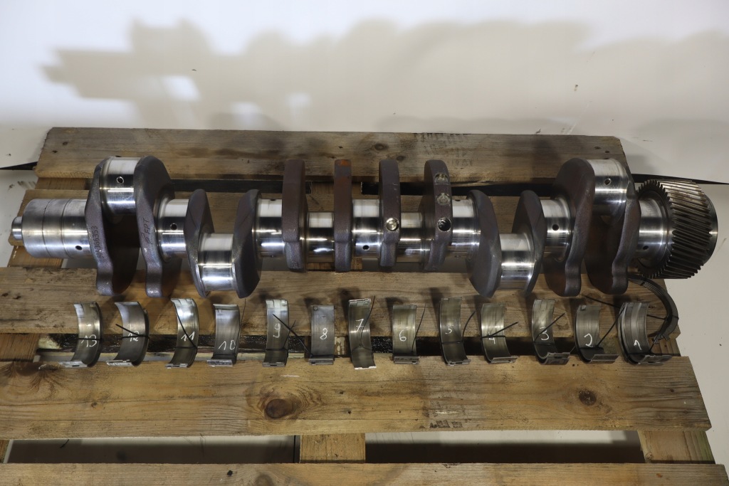 Купити Wał колінчастий iveco stralis as 440