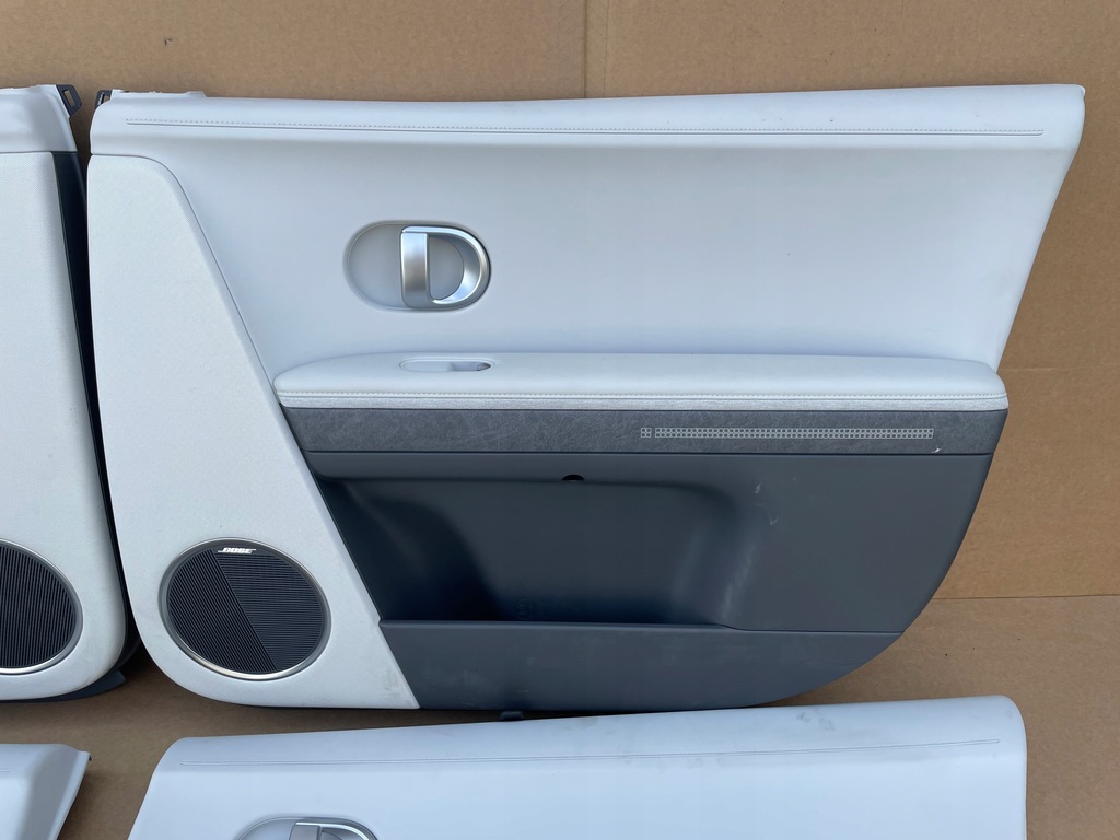 фото №10, Hyundai ioniq 5 обшивка двері задня лівий правий idealne