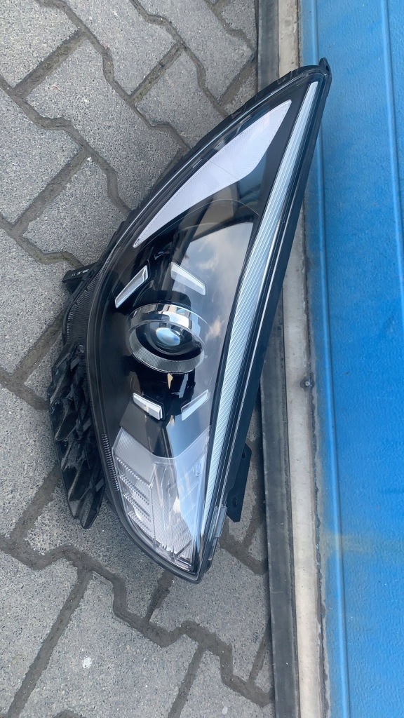 фото №1, Kia niro 2018- лампа правая обычная передняя