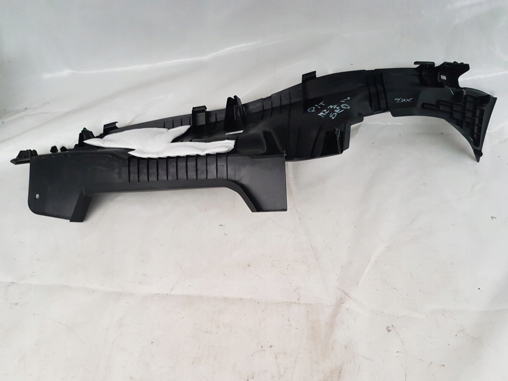 Купити Mazda 3 iv 19- накладка стійка задній седан америка