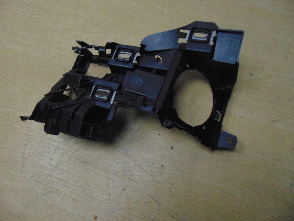 фото №8, Направляющая кронштейн противотуманной фары левая mercedes w213 новый