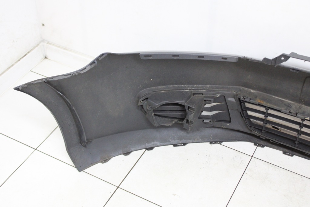 Volkswagen vw golf vi hb 2008r- бампер перед передний la7t - код лакокрасочного покрытия Киев