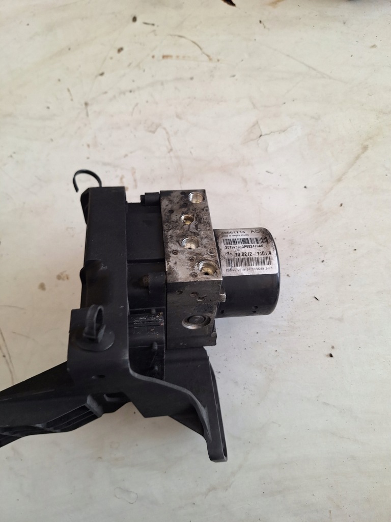 фото №1, Opel zafira c lift насос abs 39061713