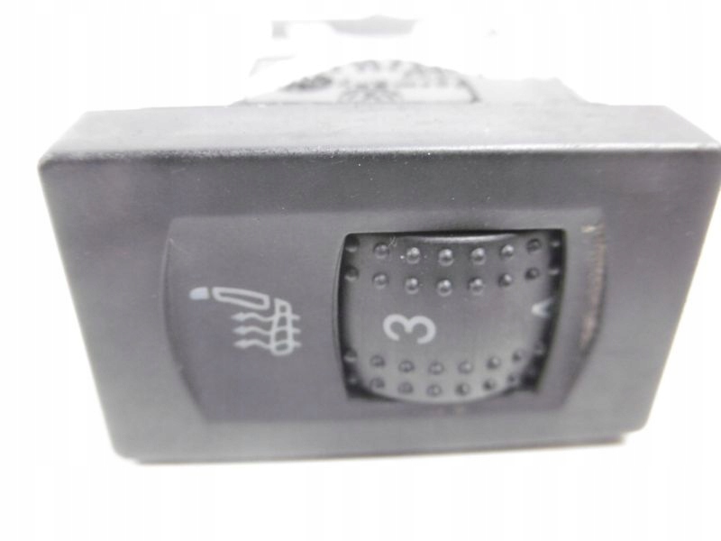 фото №6, Passat b5 переключатель отопления сиденье 3b0963563a
