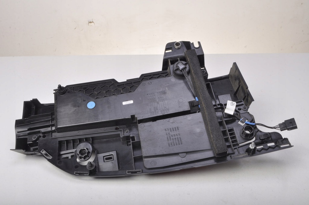 фото №9, Land rover defender ii l663 лампа правая задняя 21r