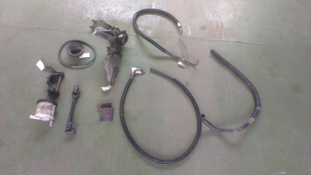 Vw golf 1 кабриолет  кронштейн 053145515 насос усилитель Киев