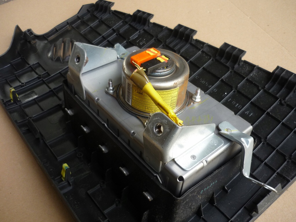 фото №11, Подушка пассажира заглушка corolla verso ii 04-09