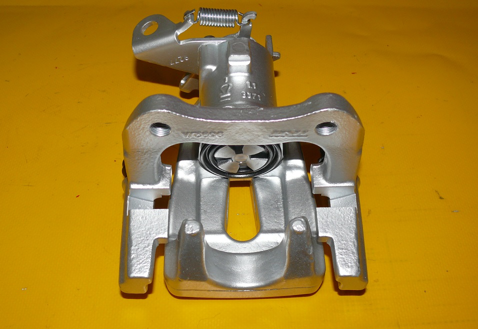 фото №3, Суппорт правый задняя renault megane scenic ii 260/8