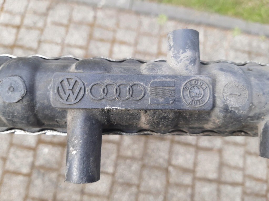 Skoda fabia 1 радиатор воды 0120524 6q0121523l Оригинал