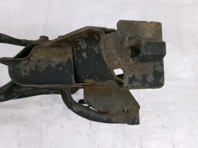 фото №8, Peugeot 2008 1.2 thp 110km подрамник санки подрамник автоматическая коробка передач