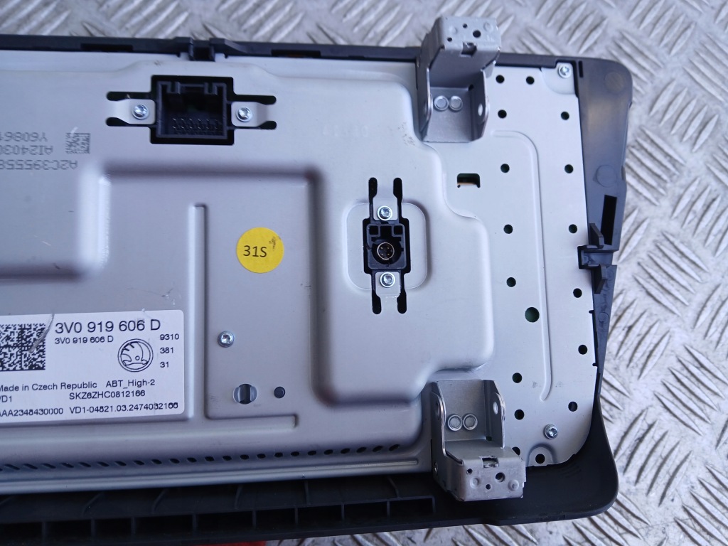 Купити Дисплей екран монітор navi skoda superb 3 3v0919606d