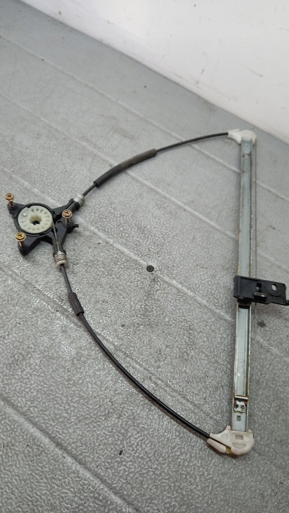 фото №4, Подъемник левый задняя mazda 5 2.0crd 06r