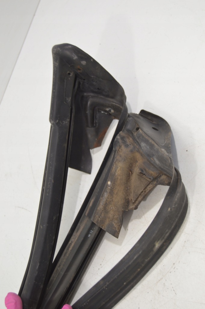 Прокладка скло лобове рами mercedes r129 sl 1297201178 Оригінал