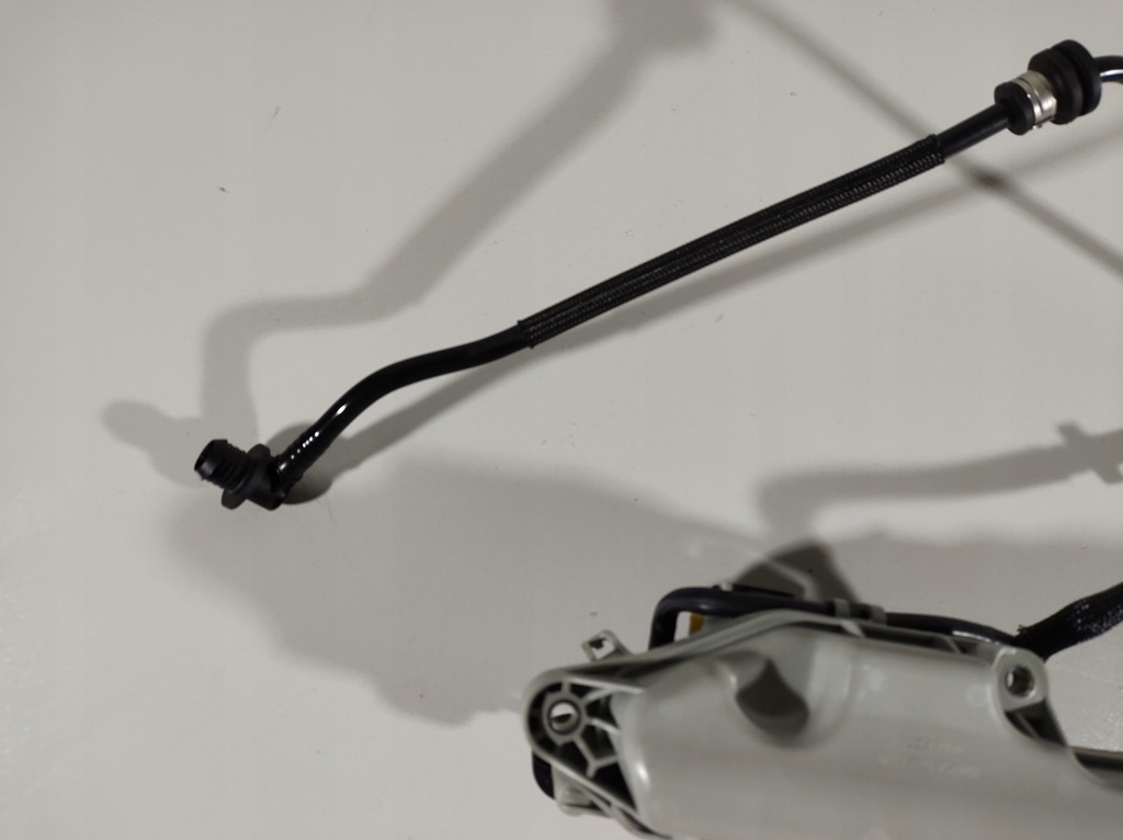 фото №5, Volvo v40 1.5 t3 12r- бачок вакууму