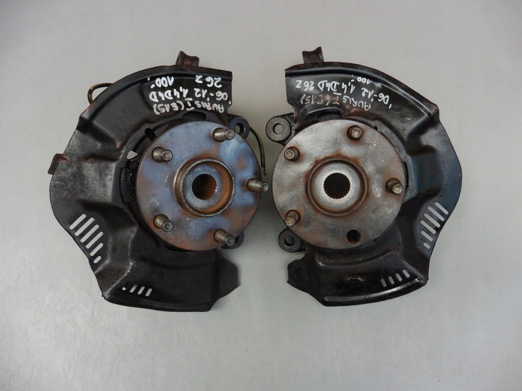 фото №1, Поворотный кулак ступица правый перед auris i e15 1,4 d4d