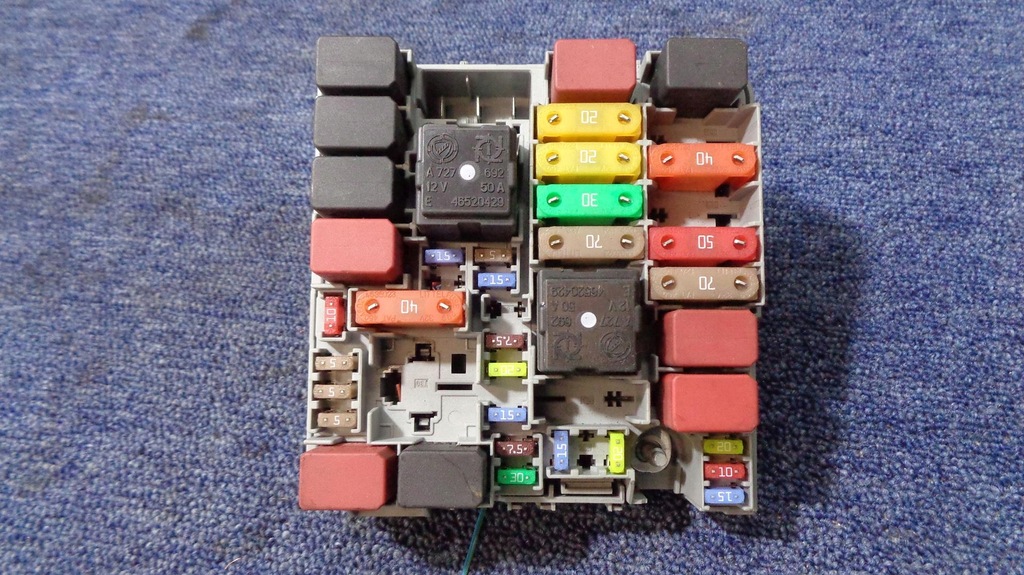 фото №1, Коробка запобіжників 51827977 fiat punto evo