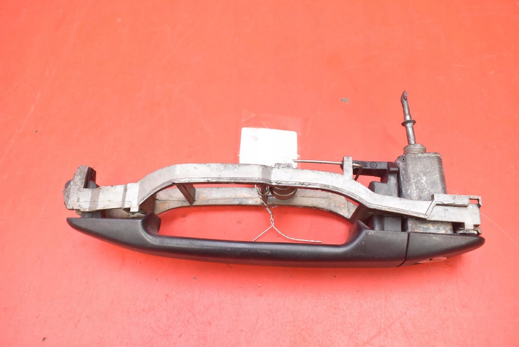 Ручка правая перед передняя czarna mercedes c-klasa w202 93-97 Недорого