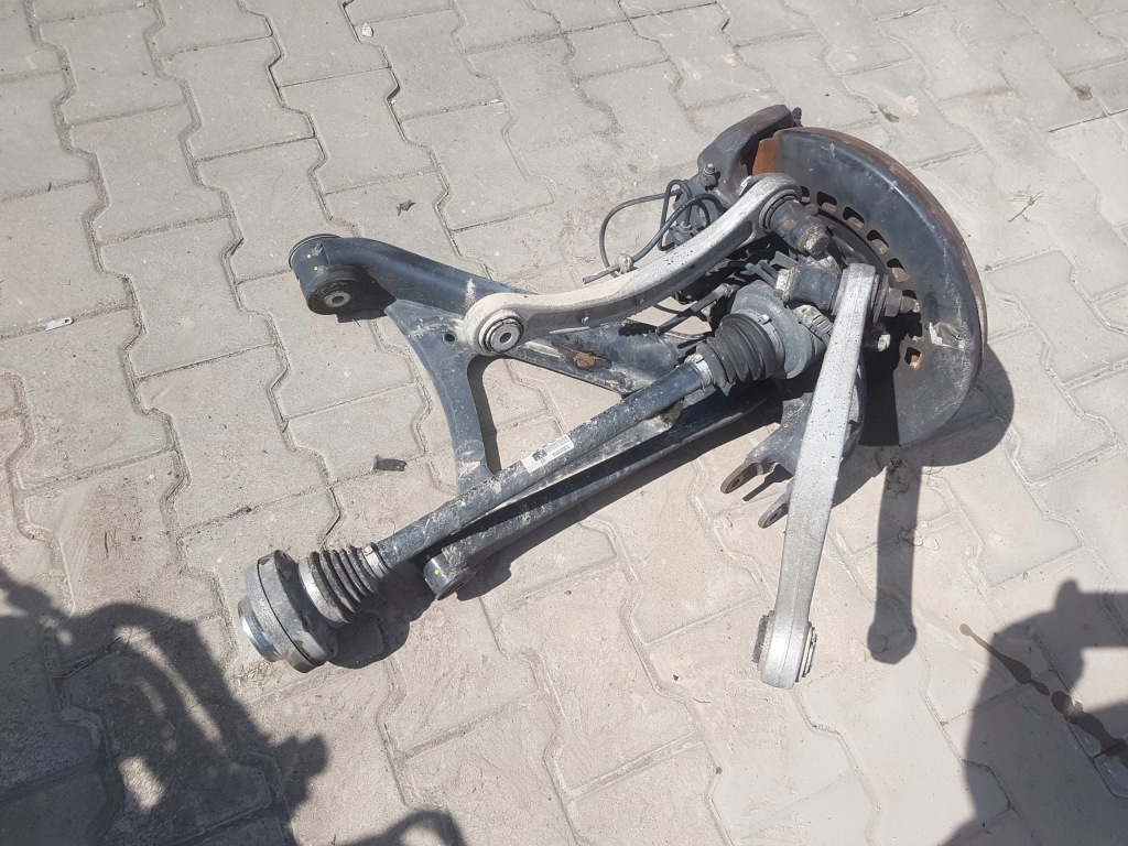 фото №2, Audi q7 4l 05-15r 4.2 tdi поворотный кулак правая задняя