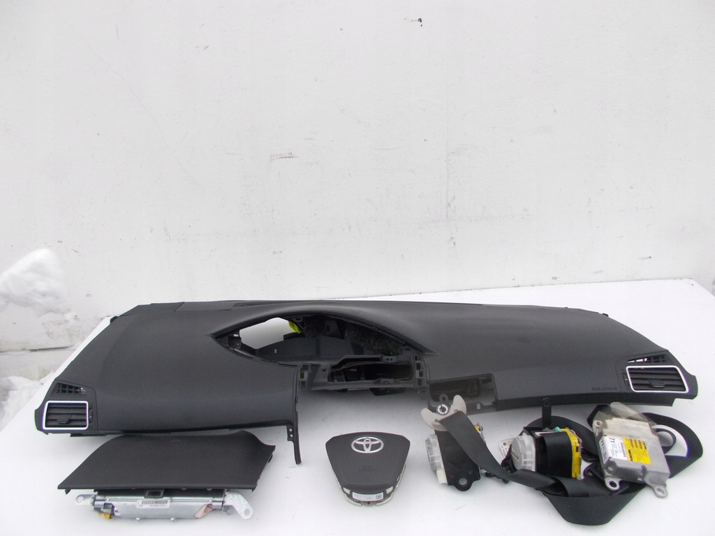 фото №1, Консоль панель приладів подушки безпеки ремені подушка безпеки toyota verso 2013 - 2018