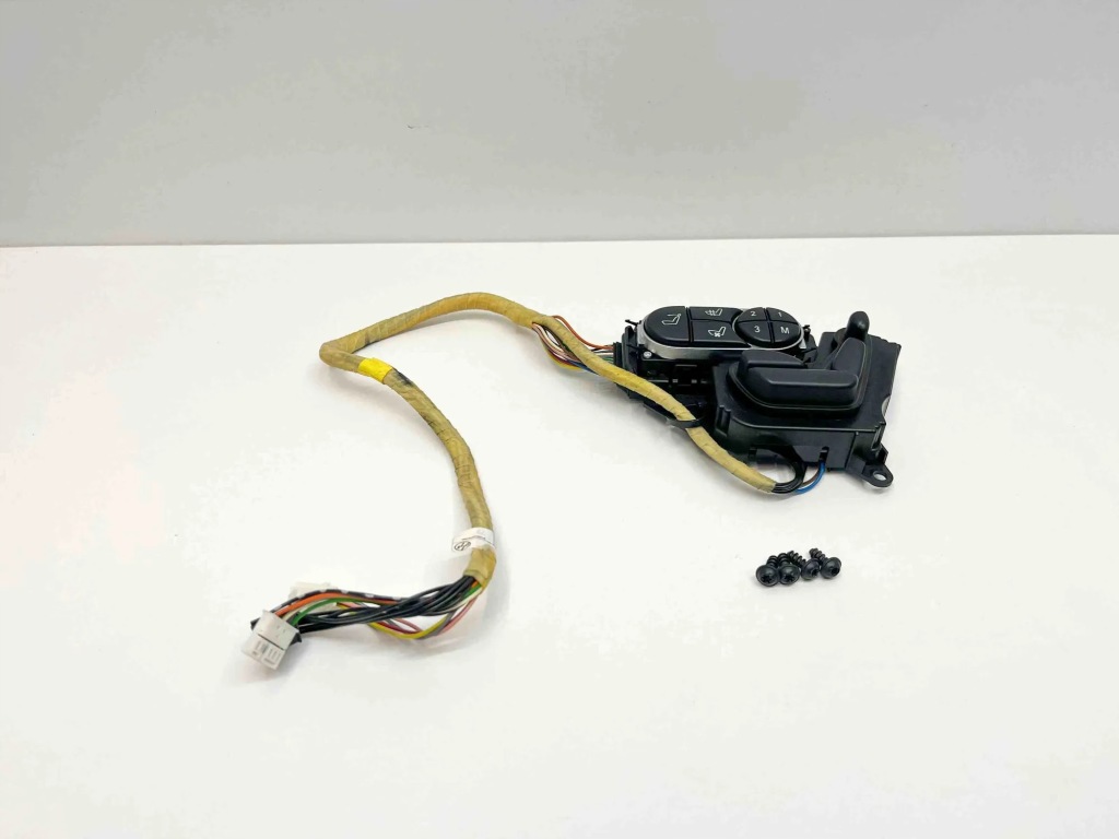 Купити Кнопки регулювання правого сидіння mercedes-benz sl r230 2308217151